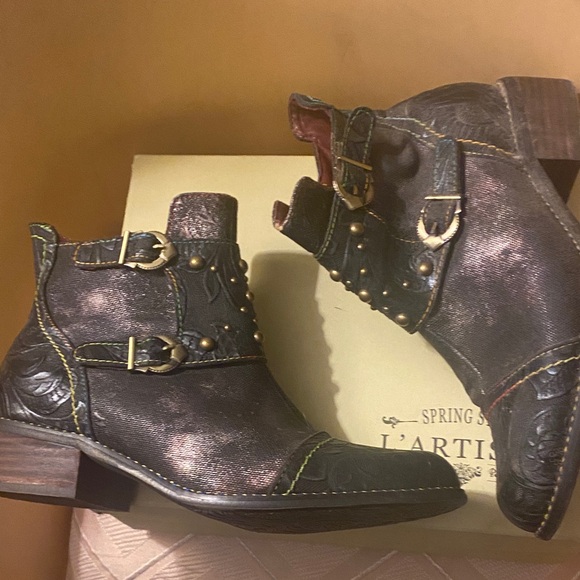 Final Sale 🌹L’Artiste Spring Step Black Embossed Leather Ankle Boots w box - Picture 11 of 11